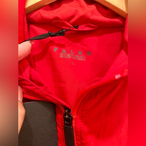 FALKE Germany Men’s Windproof Jacket - Picture 5 of 11